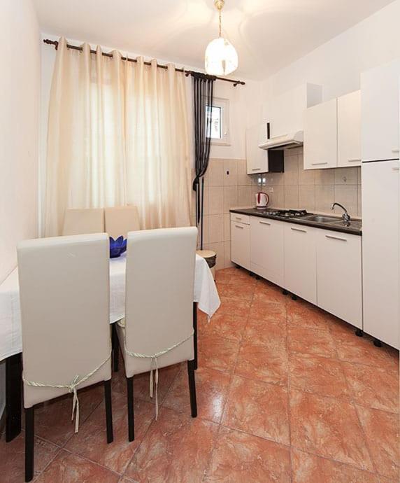 Apartmani Saric Tučepi エクステリア 写真